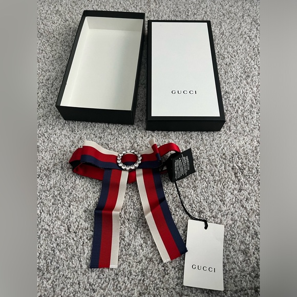 Gucci bow tie brooch - Picture 3 of 3